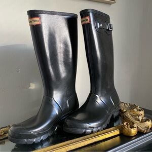 HUNTER BLACK TALL RAINBOOTS
